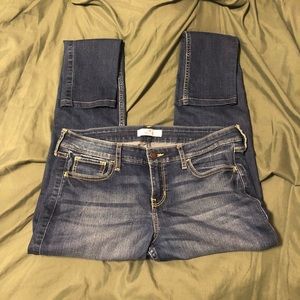 HOLLISTER DARK BASIC EVERYDAY JEAN